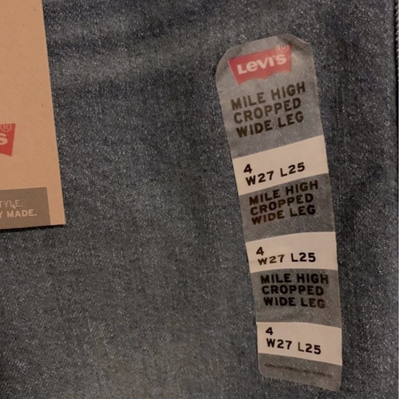 LEVI'S Mile High High Rise Cropped Wide Leg Jeans 
Size 4/27 - Picture 5 of 7